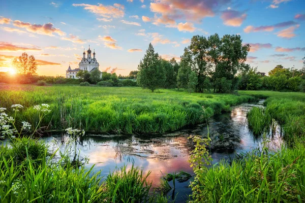 Река Яуза в Тайнинском — стоковое фото