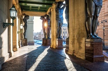 Geçmişin gölgeleri