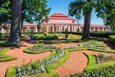 Monplaisir içinde Peterhof