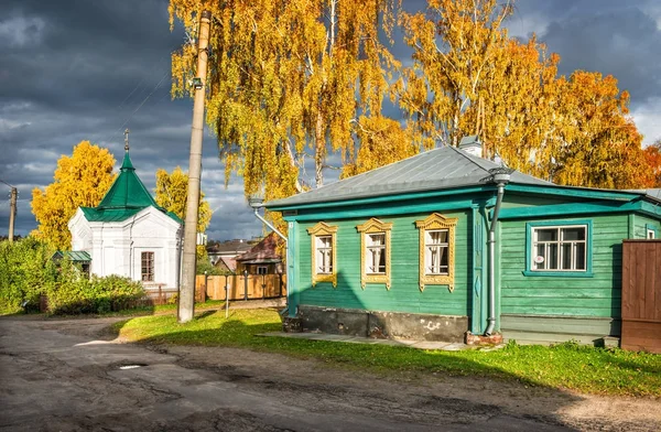 Guest house och Nikolskaya kapell — Stockfoto