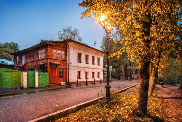 House number 77 on Sovetskaya street — Stock Photo, Image