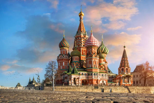La Catedral de Intercesión en la Plaza Roja Moscú —  Fotos de Stock