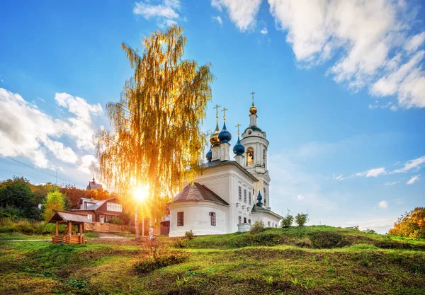 Kościół Varvarinsky w jesieni Plyos — Zdjęcie stockowe