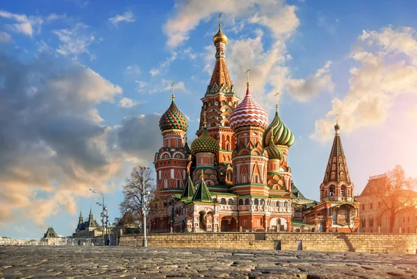 St. Catedral de Basílio na Praça Vermelha em Moscou — Fotografia de Stock