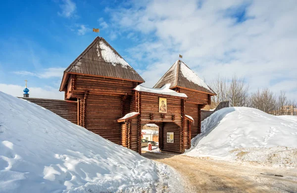 木製ニコルスキー ゲート — ストック写真