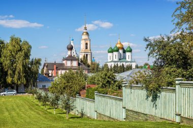 Yaz Kremlin, Kolomna görünümünü 