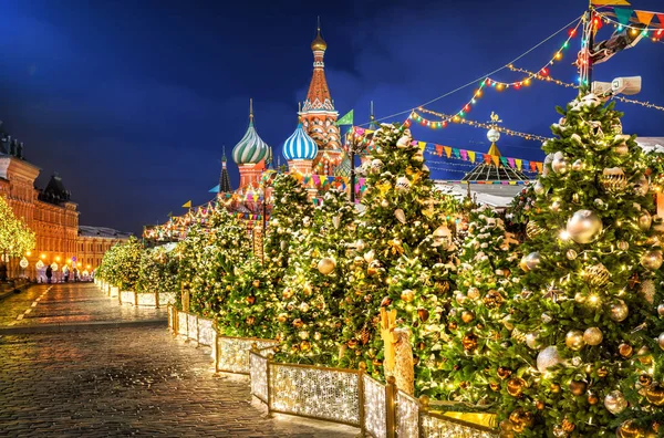 Vánoční ozdoby stromků na Rudém náměstí — Stock fotografie