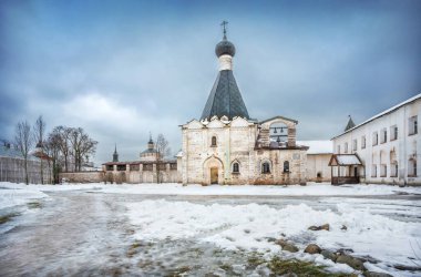Kirillo-Belozersky manastırındaki Euthymius Kilisesi