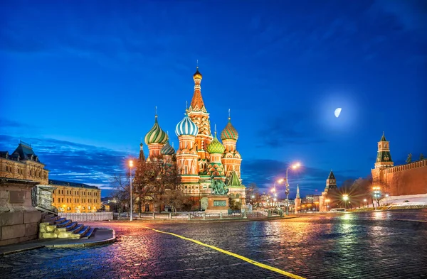 Catedral Basílio Sob Céu Azul Praça Vermelha Moscou Luar Lanternas — Fotografia de Stock