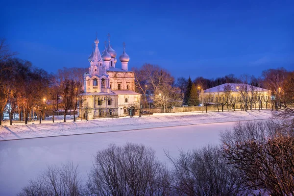 Vologda Kremlin Karşısındaki John Chrysostom Kilisesi Bir Kış Gecesinde Vologda — Stok fotoğraf