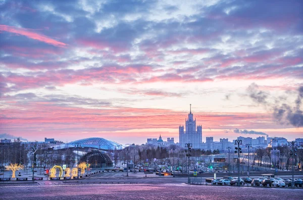 Pink Dawn Sky Skyscraper Kotelnicheskaya Embankment Moscow Spring Morning — Stock Photo, Image