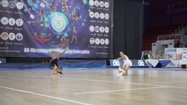 Zaporizhia Ucrânia Novembro 2019 Cheerleading Cup Ukraine Números Acrobáticos Difíceis — Vídeo de Stock