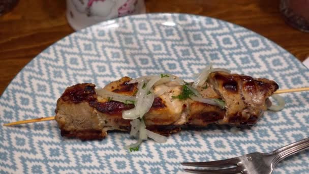 Carne Frita Cocinada Plato Salsa Cebolla — Vídeos de Stock