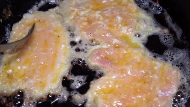 Slices Meat Golden Crust Oil Cook Flips Them Other Side — Stock Video