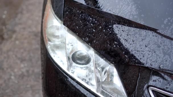 Капли Дождя Падают Кузов Автомобиля Дождливый День — стоковое видео