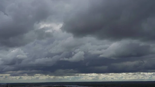Wechselhaftes Wetter Viele Gewitterwolken Horizont Ein Unheilvoller Himmel Das Herannahen — Stockfoto