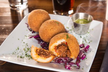 Baba Rellenas (patates topları)