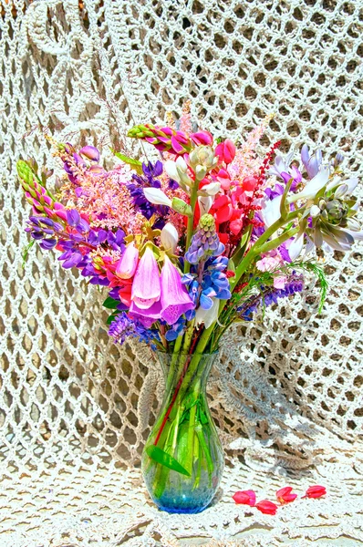 Still life bouquet in green vase — Stock Photo, Image