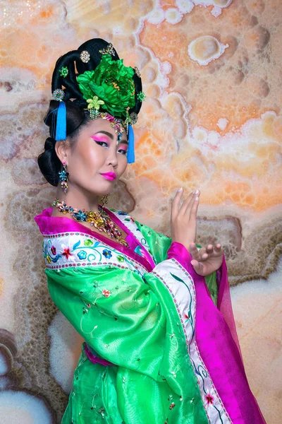 Retrato de una geisha china — Foto de Stock