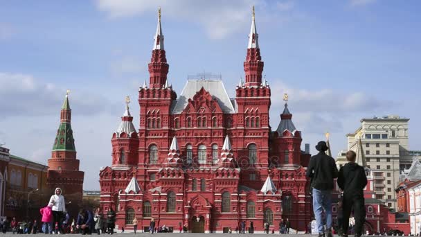 Москва, Россия - 15 марта 2017 года: здание Государственного исторического музея на Красной площади в Москве . — стоковое видео