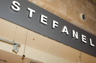 Moskova, Rusya - 02 Nisan 2017: Tabela Stefanel moda mağaza.