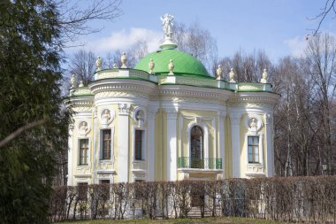 Hermitage pavilion İngilizce Kuskovo Bahçe peyzaj. Moscow, Rusya Federasyonu.