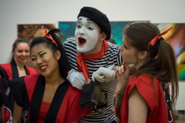 Moscow, Rusya Federasyonu - 21 Nisan 2017: Taiko davulcular kızlar 