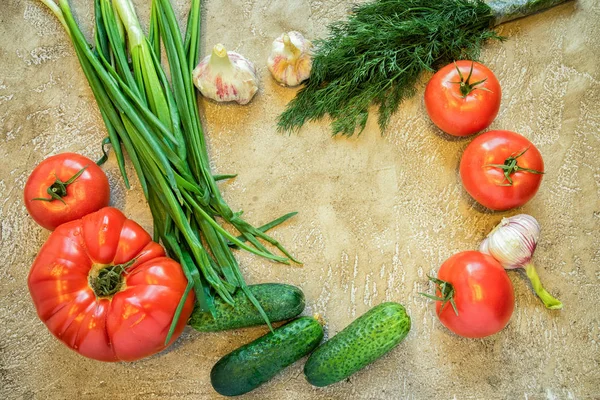 Rám ze syrové zeleniny s kopií prostor uvnitř — Stock fotografie