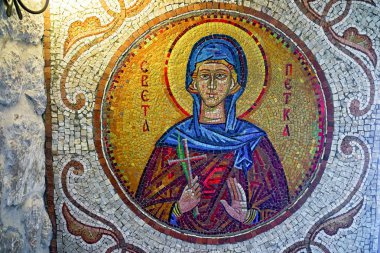 Ostrog, Karadağ - 4 Eylül 2017: manastır Ostrog Karadağ'daki duvarda Mozaik