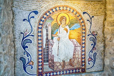 Ostrog, Karadağ - 4 Eylül 2017: manastır Ostrog Karadağ'daki duvarda Mozaik