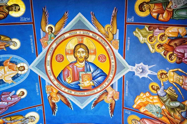 Perast, Karadağ - 4 Eylül 2017: tavan resim üzerinde Roma Katolik Kilisesi Our Perast coast Körfezi Kotor, Karadağ için kapalı adacık güzergahında Lady kayaçların.