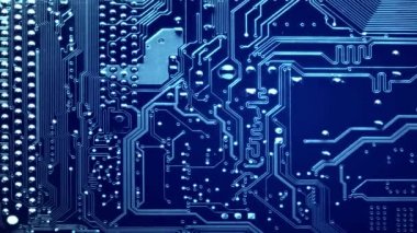 Devre kartı üzerinde çapraz dolly hareket. Elektronik bilgisayar donanım teknolojisi. Anakart dijital çip. Teknik bilim arka plan. Bilgi mühendislik bileşeni.
