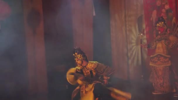 俄罗斯莫斯科 2018年2月03日 亚洲武术合气道 Varrior 从太鼓 Spirational 亚洲鼓秀在亚洲新年音乐会上表演与剑舞 — 图库视频影像