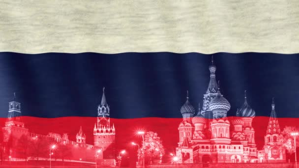 ロシアのクローズ アップ フラグ 風に吹き飛ばさ までの道のりで町と下部に聖バジル大聖堂の赤い正方形のシルエット ロシアの象徴 — ストック動画