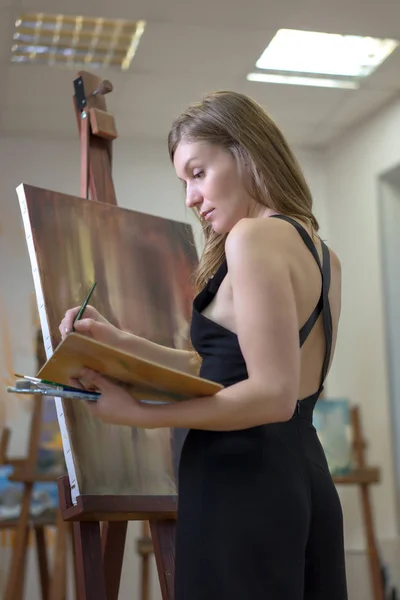 Portrait Woman Artist Painting Art Studio — 스톡 사진