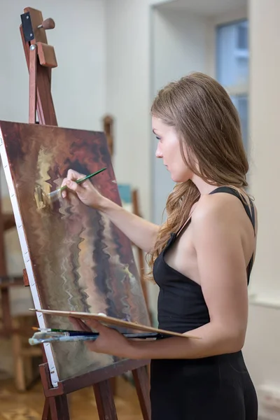 Portrait Woman Artist Painting Art Studio — 스톡 사진