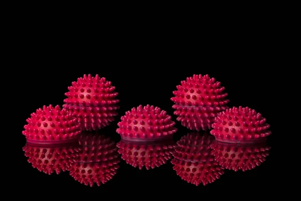 Covid Зображення Вірусів Блискучих Червоних Гумових Масажних Кульок Копіювальним Простором — стокове фото