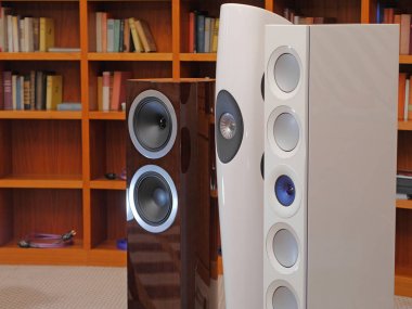 Audiophile Hifi hoparlör dinleme odası.