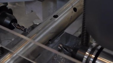 Sondaj çalışmalarında - endüstriyel metal kesim işlemi işleme otomatik.
