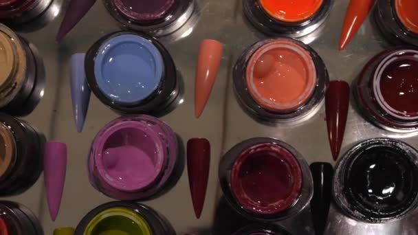 Vzorky barev na nehty. Closeup. — Stock video