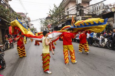 Her yıl, 1 ay ay 4 gün Dong Ky Köyü fişek Festivali 30 Ocak 2017 üzerinde tutar