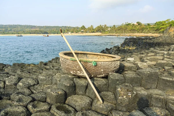 Vietnamees boot op Ghenh Da Dia — Stockfoto