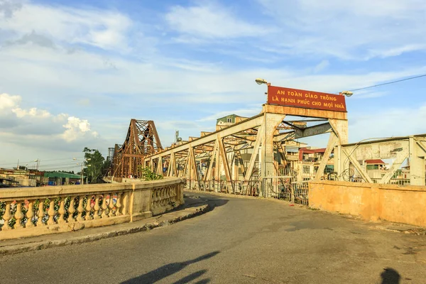 Hanoi, Vietnam uzun bien Köprüsü — Stok fotoğraf