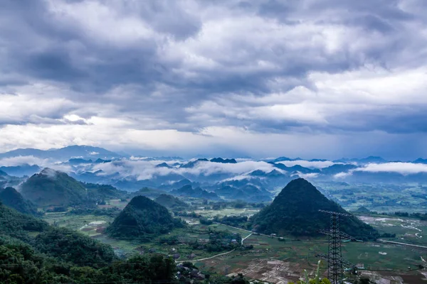 Antes da tempestade tópica no Vietname — Fotografia de Stock