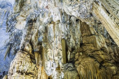 Phong Nha Ke Bang cennet mağarada