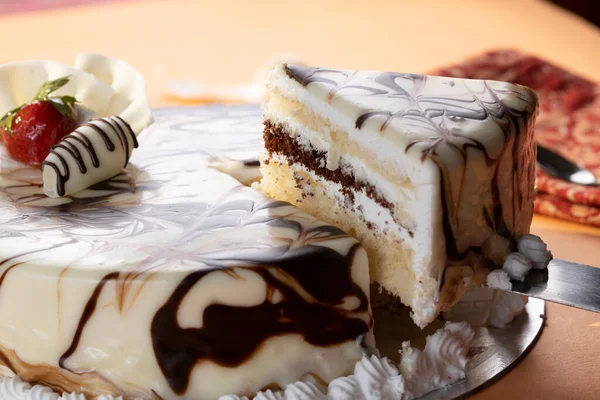 Vanço Vanilyalı Çikolatalı Kek Çilekli — Stok fotoğraf