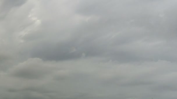 Time-lapse de beweging van regenwolken en stratum cumulus wolken, Stratuscumulus. — Stockvideo