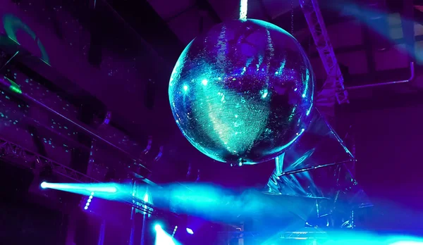 Disko ayna topu parti ışıkları