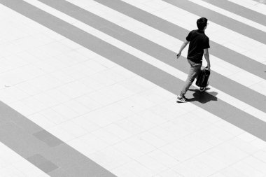 Singapur-19 Ekim 2019: Meydanda yürüyen insanlar