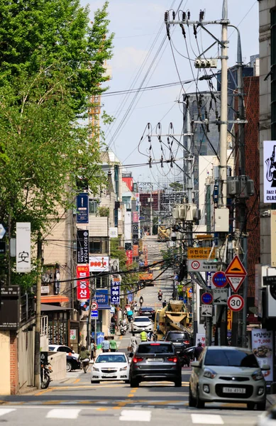 Seúl, Corea-27 Abr 2019: la vista del día de la calle en el área de Gangnam — Foto de Stock
